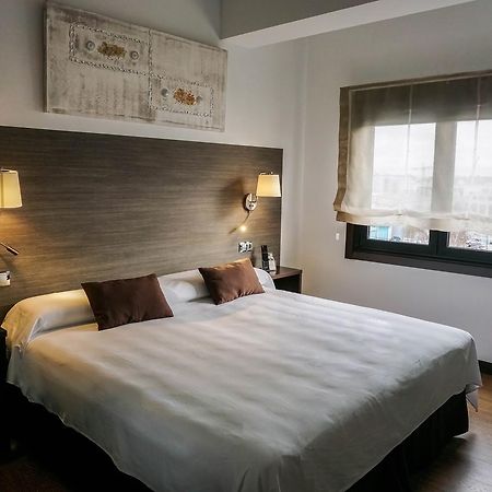Suites Coruna آكورونيا المظهر الخارجي الصورة