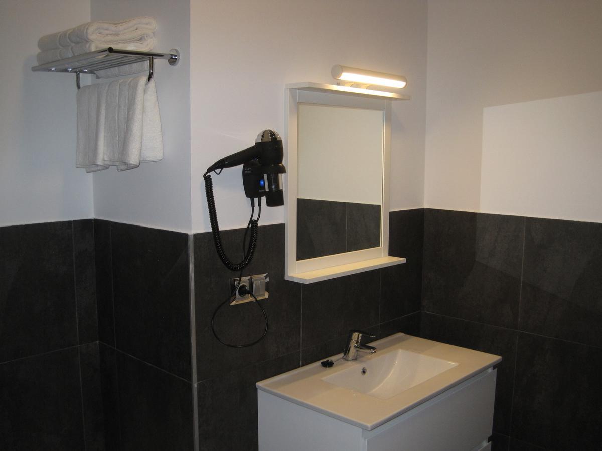 Suites Coruna آكورونيا المظهر الخارجي الصورة
